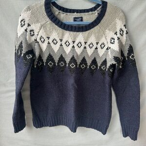 American Eagle Outfitters Navy and Cream Patterned Sweater winter
